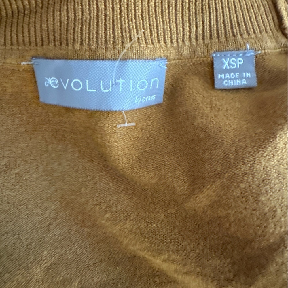 Evolution by Cyrus Scallop Hem Mustard Cardigan Sweater NWT Size XS - Picture 4 of 4